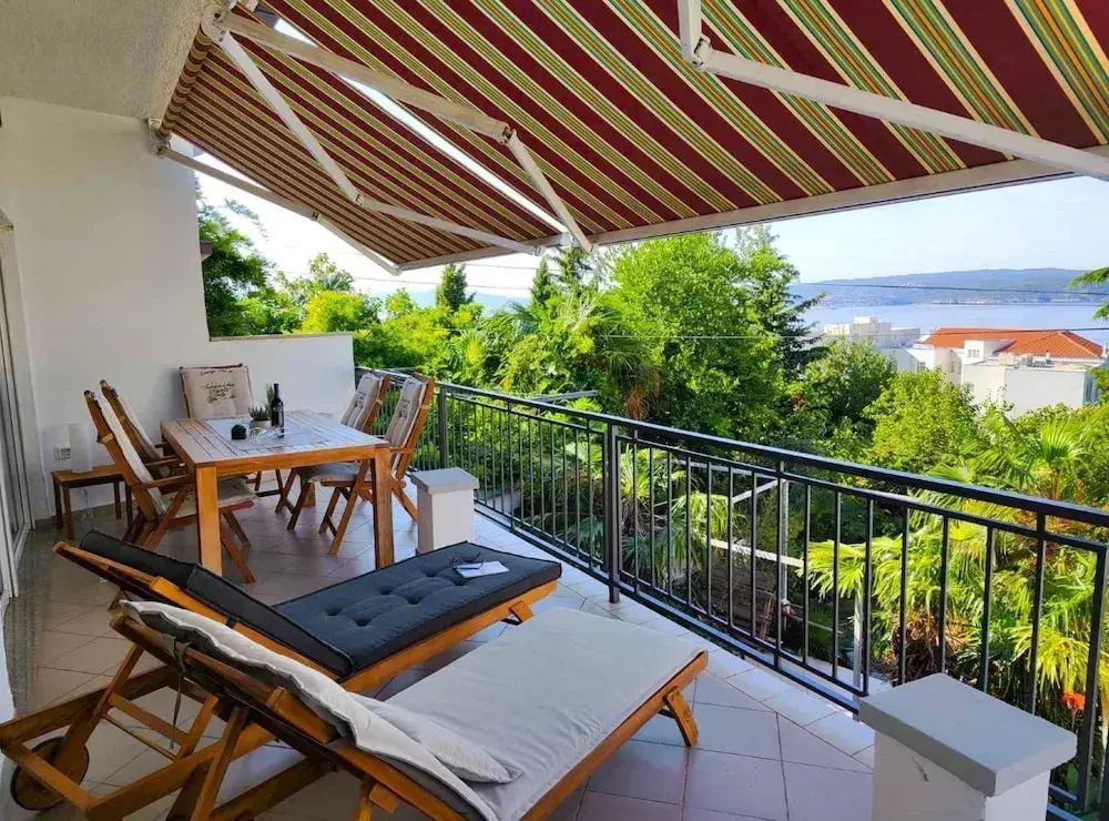 Bright and Spacious Stay With Private Parking in Crikvenica