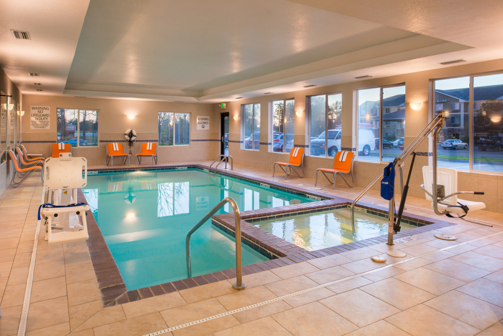 Holiday Inn Express & Suites Pittsburg by IHG