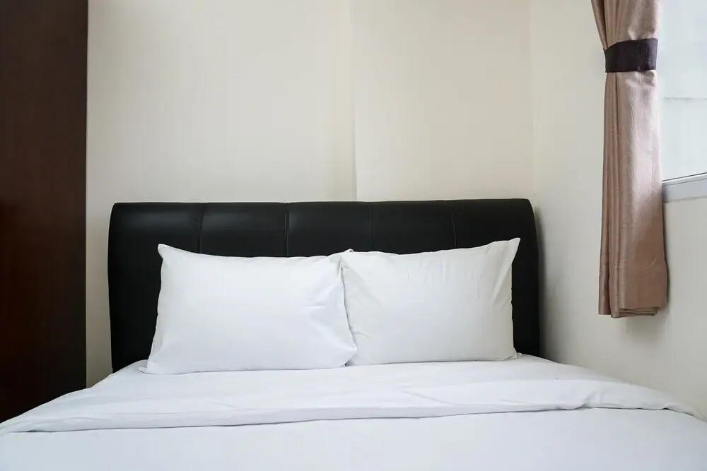 Simply Furnished 2BR Apartment at Puri Park View