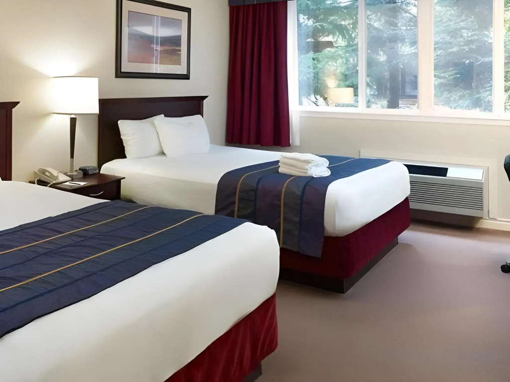 Harrison Hot Springs Resort & Spa