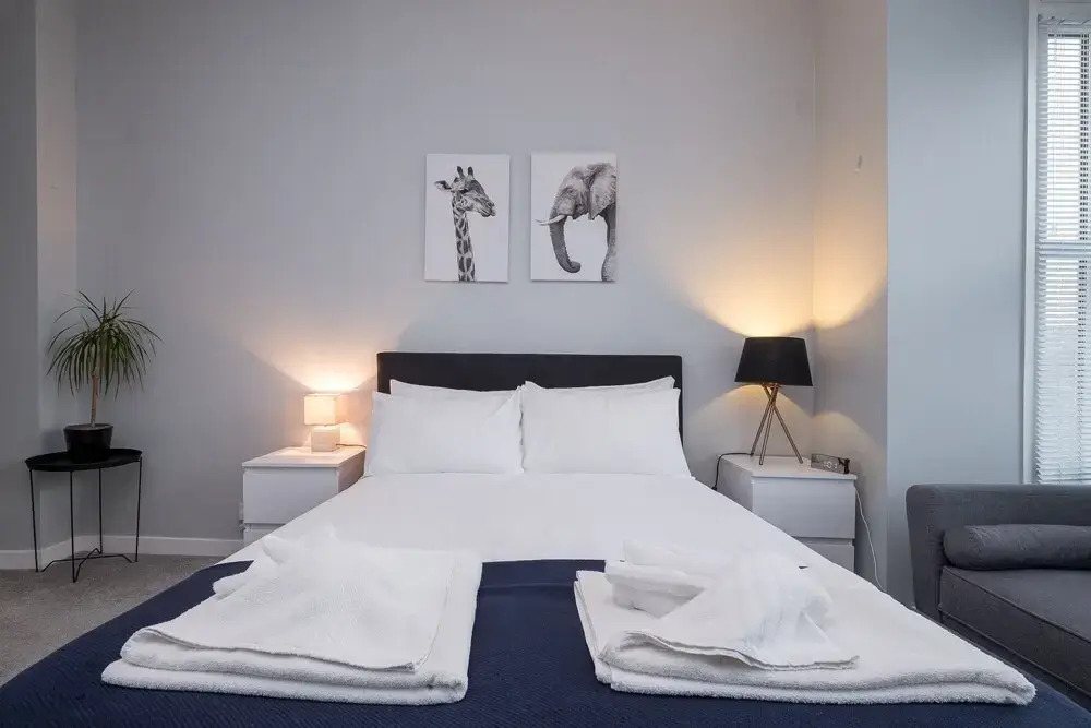 1 & 2 Bed Near Brighton Beach By Opulent