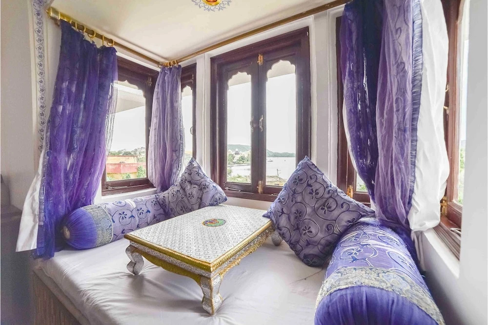 Hotel Sargam Sadan