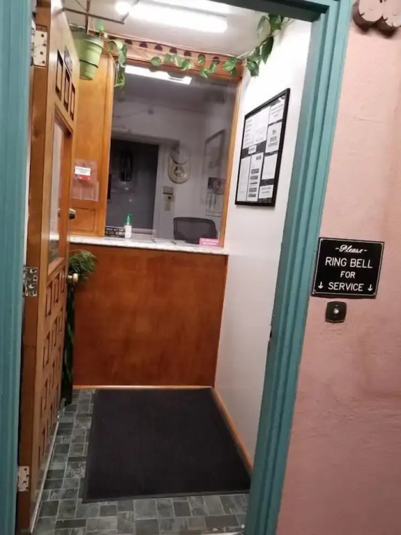 Travis Lodge Motel 16
