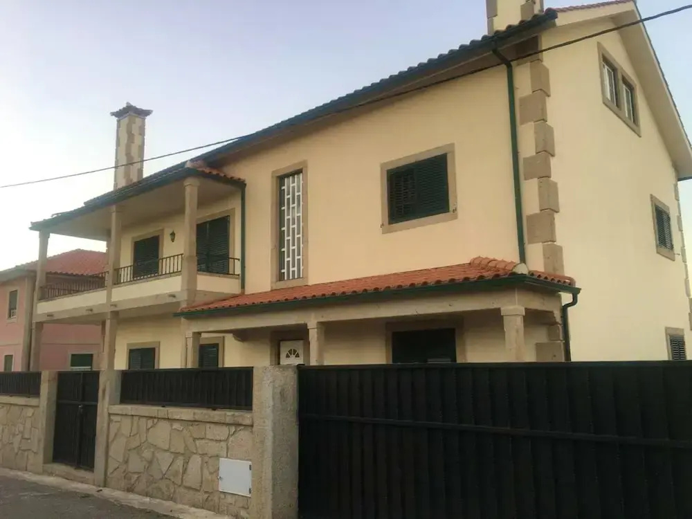 House With 8 Bedrooms in Ponte de Lima, With Wonderful Mountain View, Terrace and Wifi