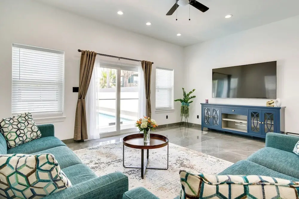 South Padre Island Retreat: Private Pool!