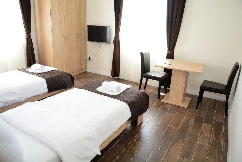 Hotel A-minis