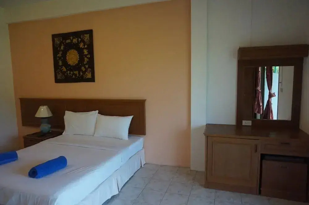 SS Emerald Suite