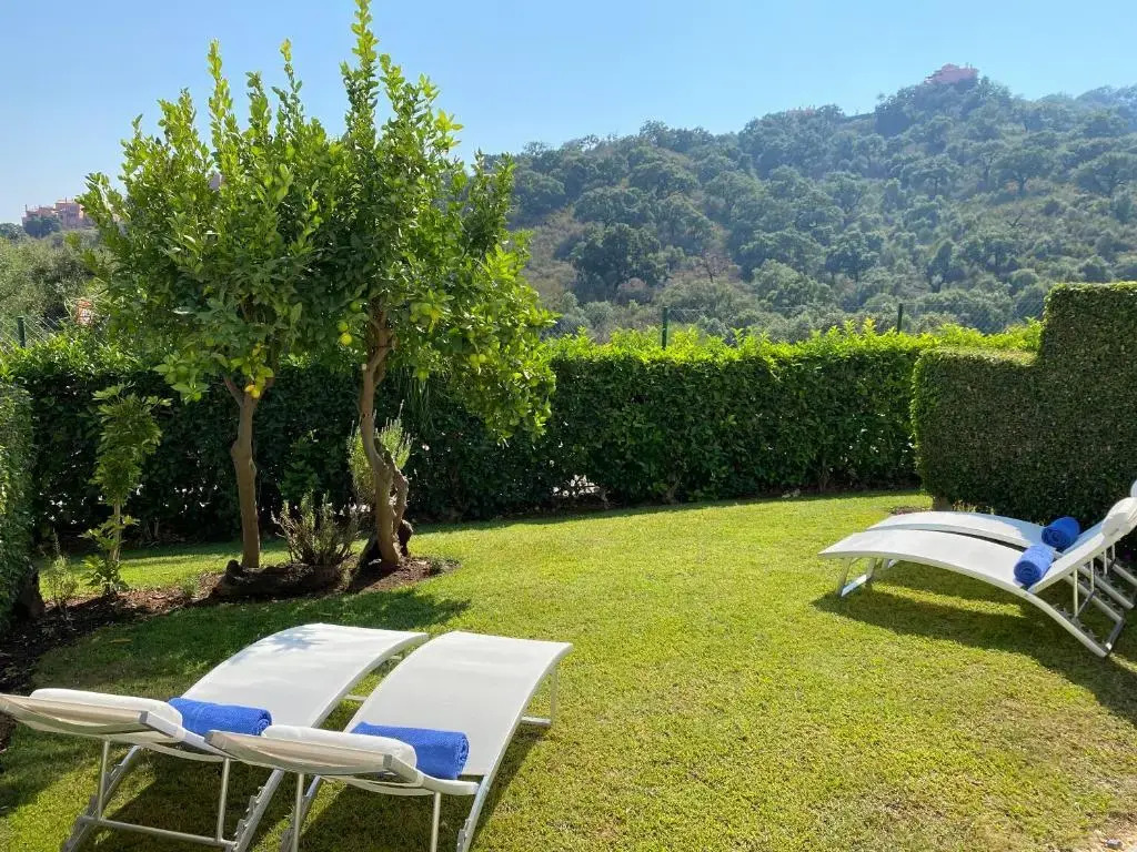 New Modern Villa Elviria, Mairena Pool BBQ&Views