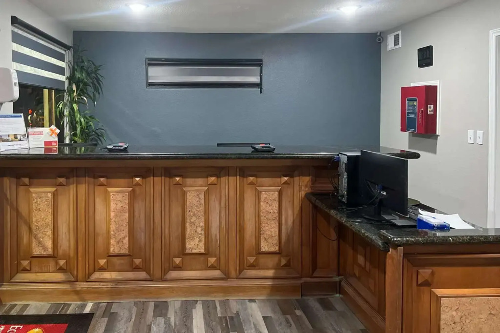 Econo Lodge Inn & Suites Laredo - Nuevo Laredo