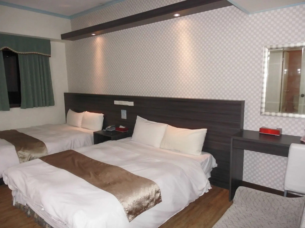 Modern Plaza Hotel