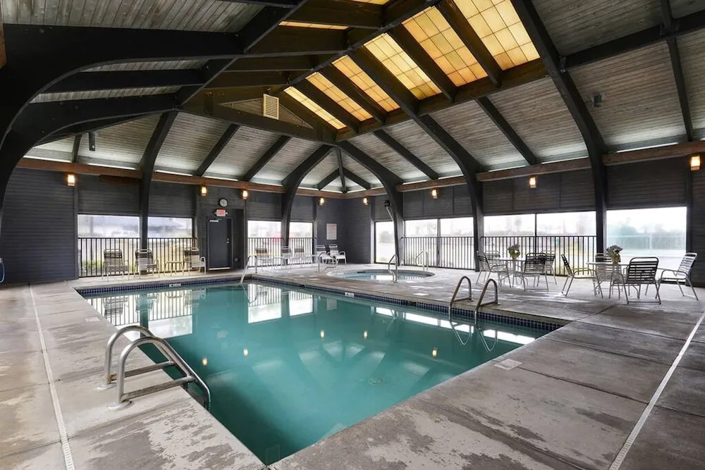 Windward Pointe 801 East Corner-unit Beachfront
