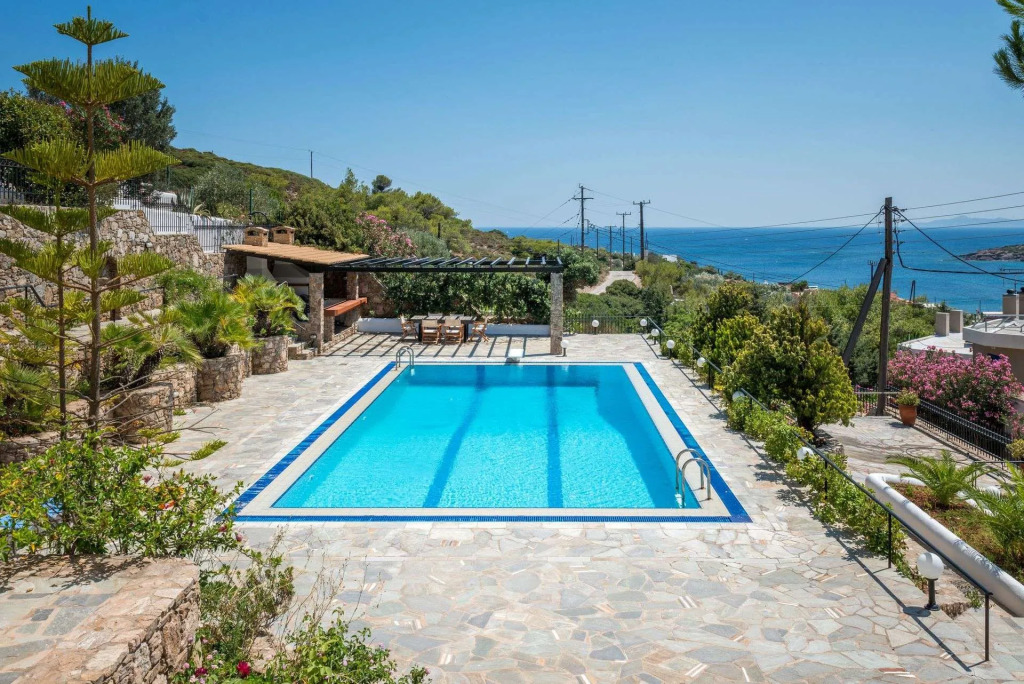 Villas In Sounio