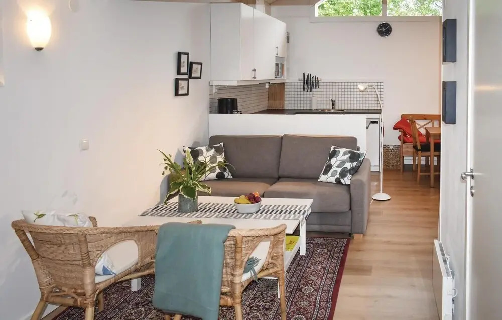 Awesome Home In Löttorp With Kitchen