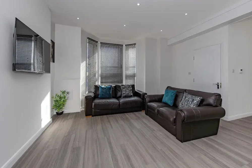 Apartment - Sleeps 7 - Parking - Close to Pier