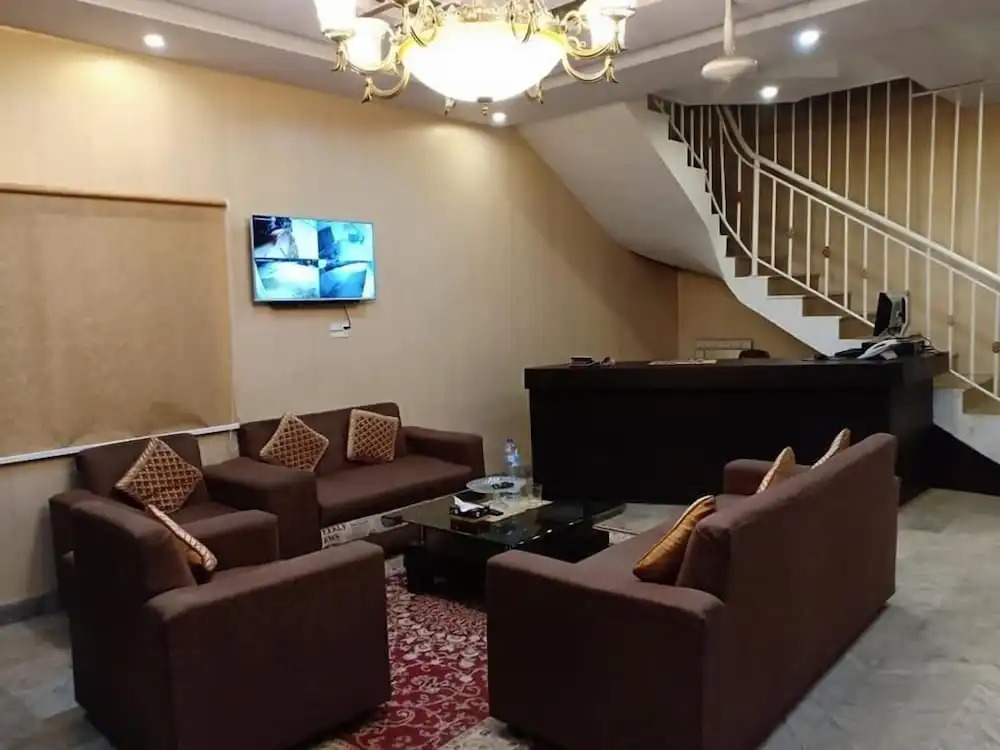 Hotel Defence Inn