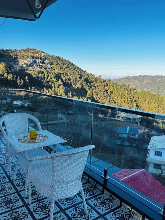 Advaya Stays - A Luxury Retreat