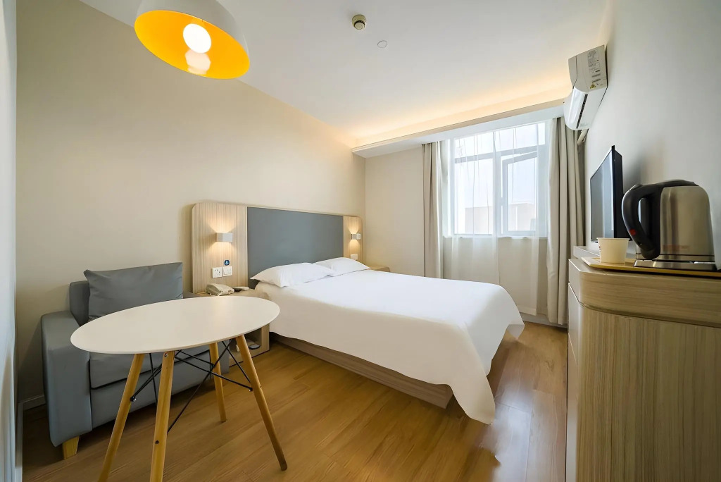 HanTing Hotel (Shanghai Hongqiao Railway Station Beizhai Road)