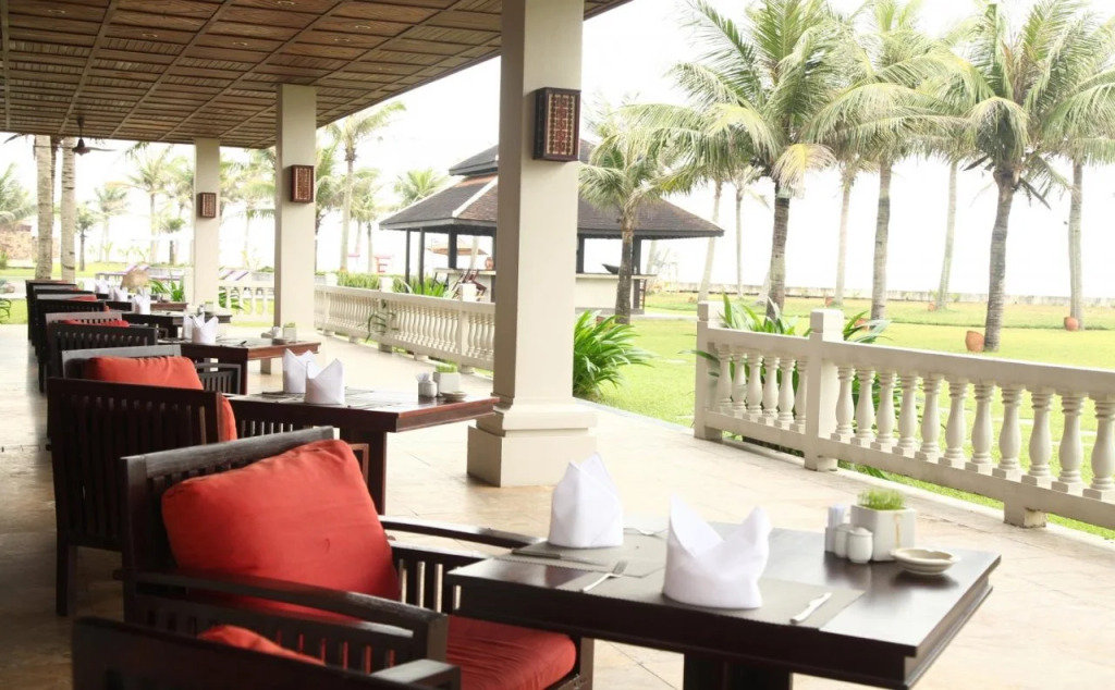 Lapochine Beach Resort
