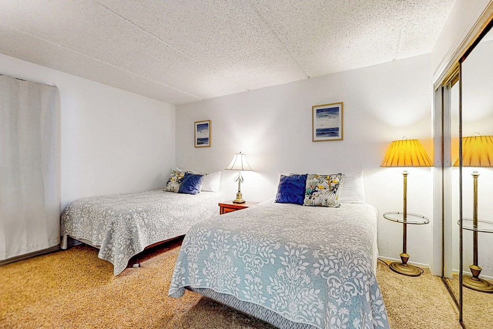 Gulf-view Resort Retreat: Suntide III - Unit 209
