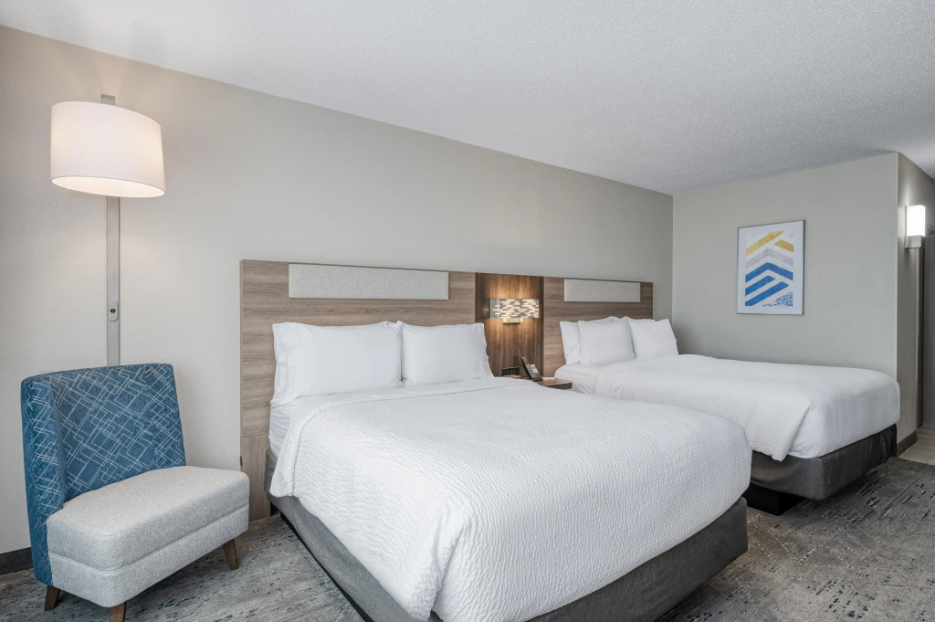 Holiday Inn Express Hotel & Suites Columbus Airport by IHG