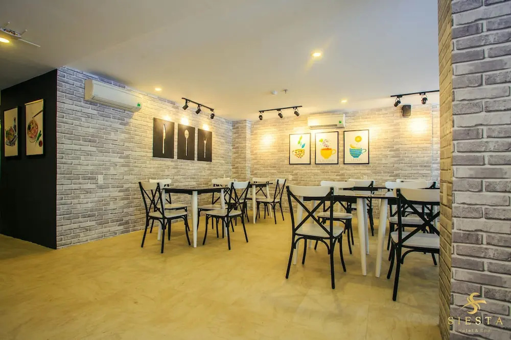 Delfino Hotel & Spa Danang