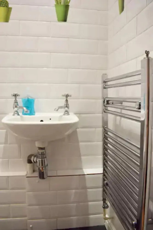 Bright and Spacious 2 Bed House