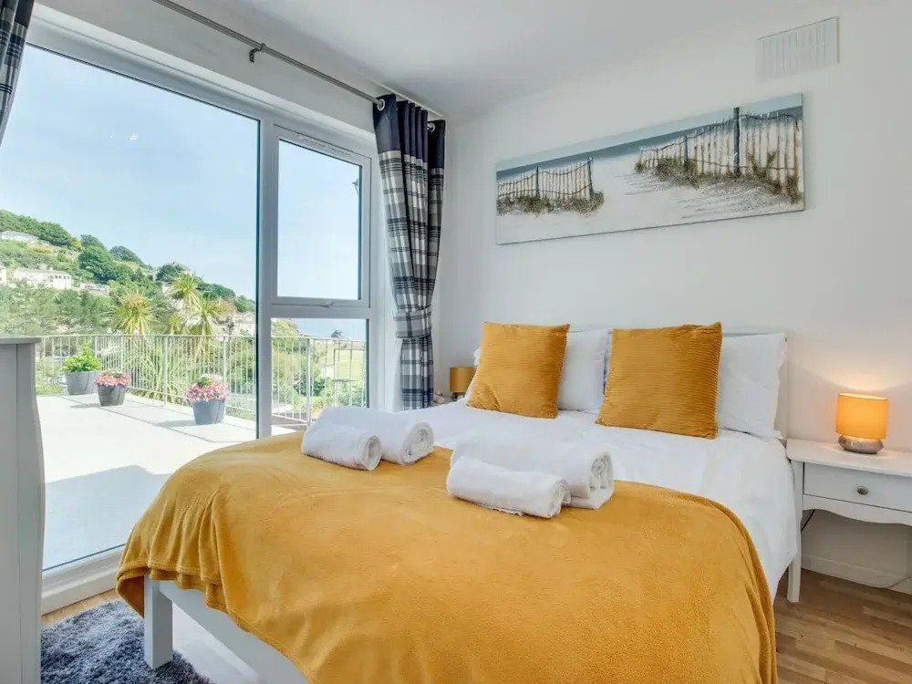 Stylish Villa in Millendreath near Sea