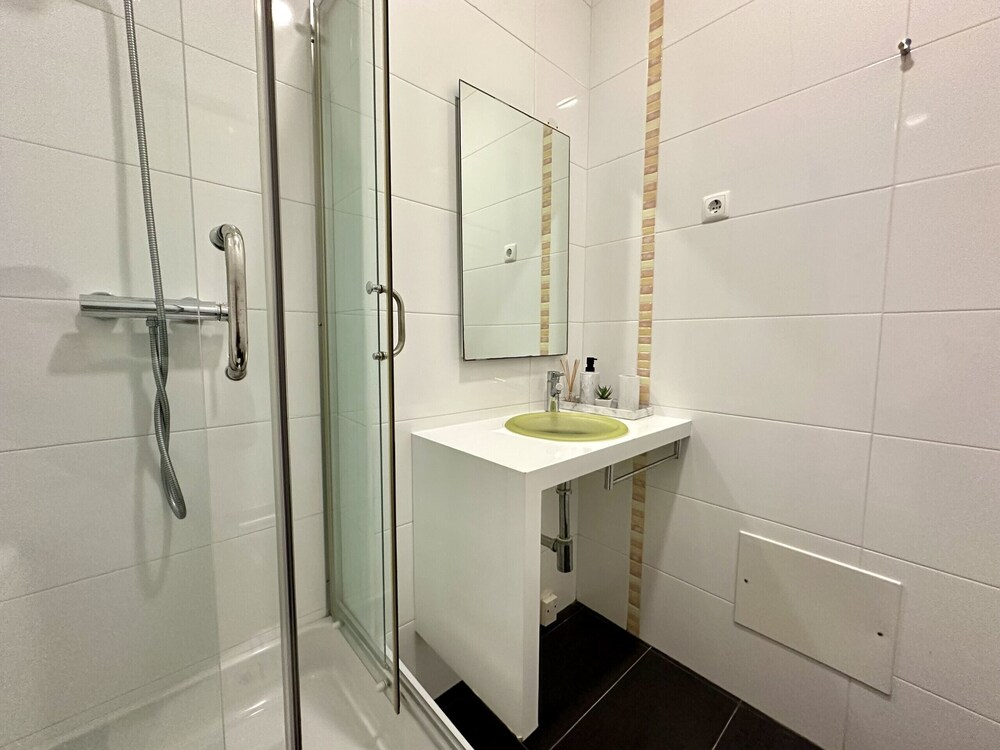 Quarteira Deluxe With Pool by Homing