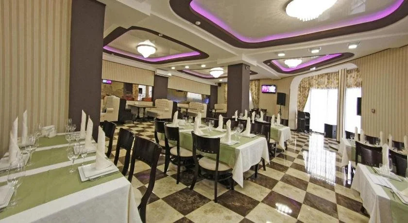 Hotel RIVER