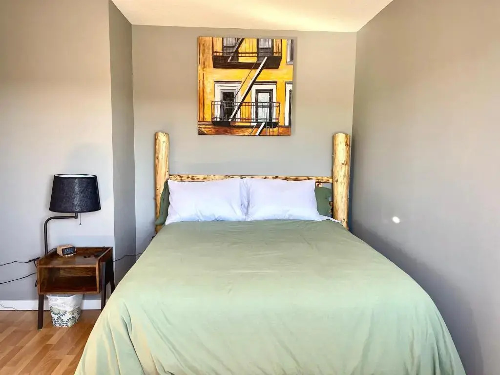 Top Floor Riverfront Condo with Stellar Sunsets!