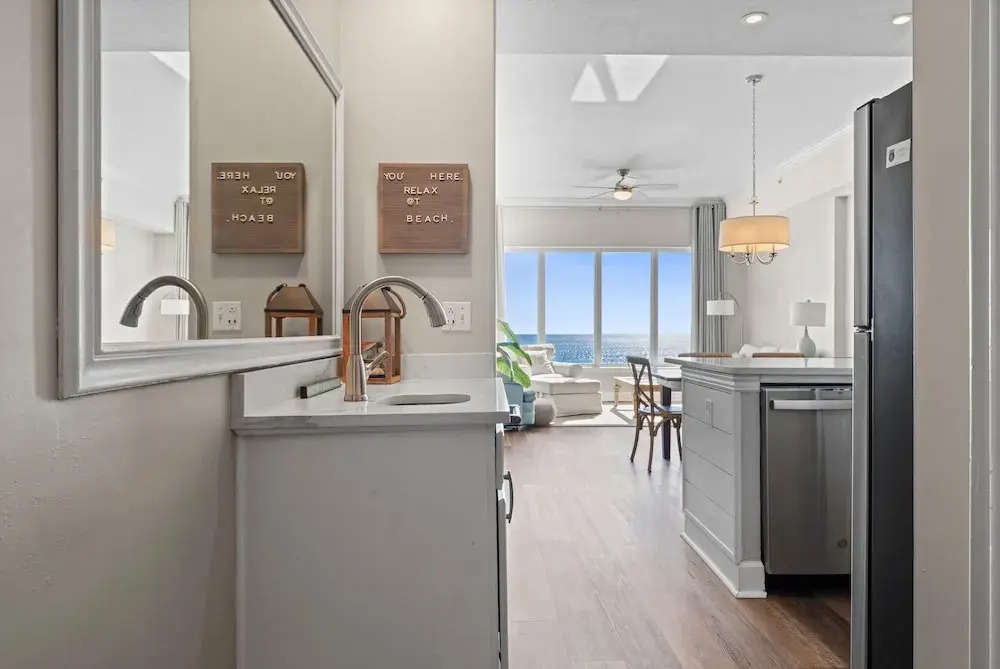 Regency Isle Penthouse 1106