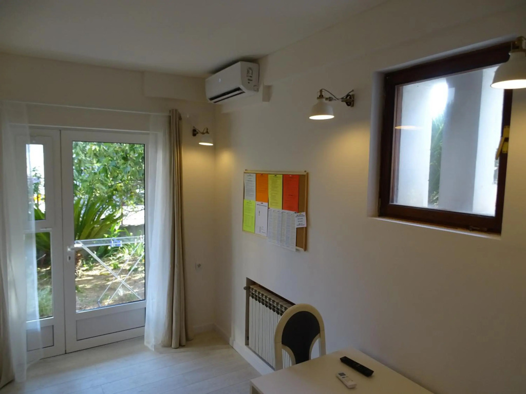 Job studio apartments