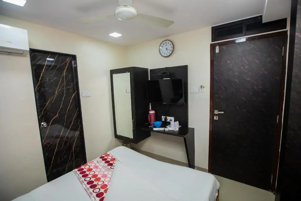 Hotel J D Residency