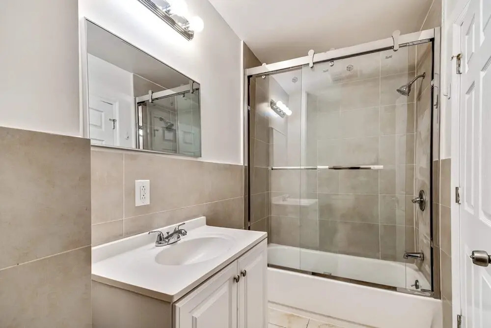 A Touch of Blue! Stylish 2BD Next to Reading Terminal Market