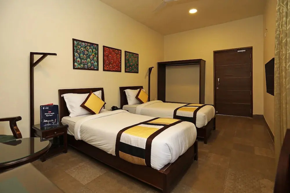 Tripli Hotels Shiv Villas