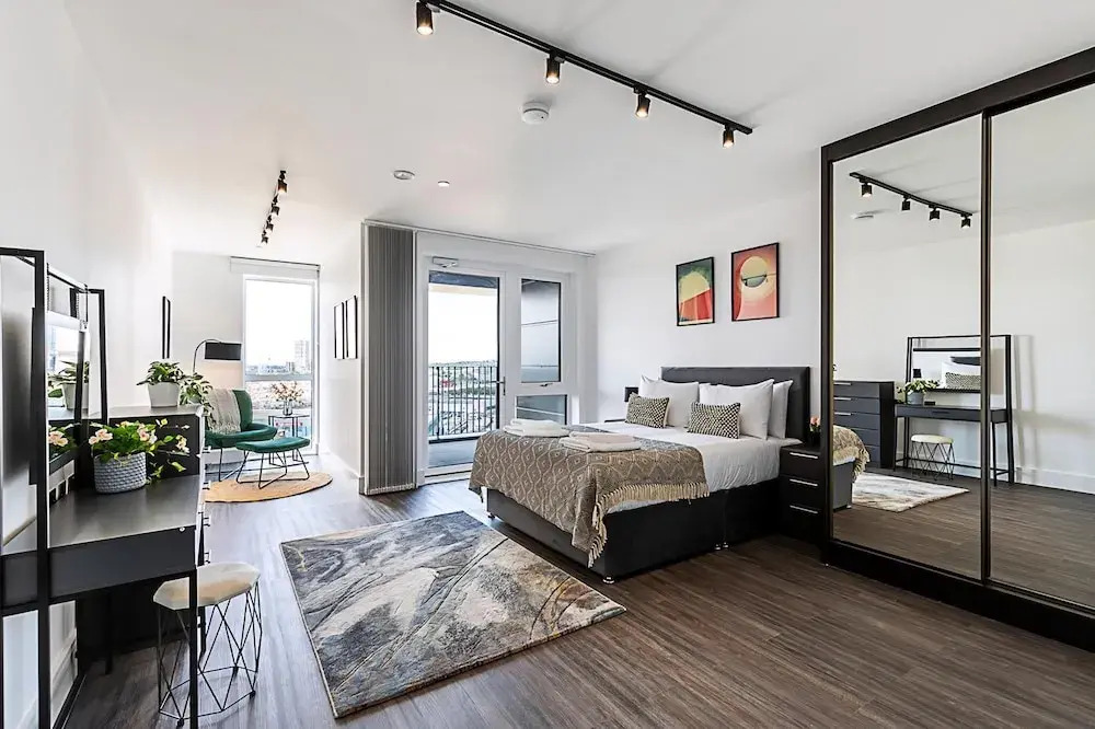 Sky-high Apartment With Modern Decor