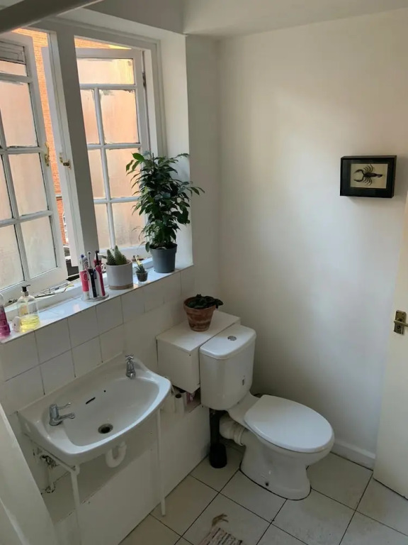 Charming 3-bed Apartment in London