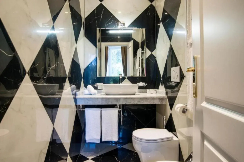 Via Veneto Suites