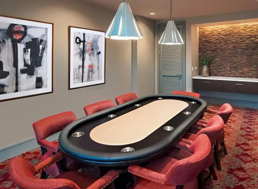 Rooftop Pool-Close 2 Shops-Dining-C4419