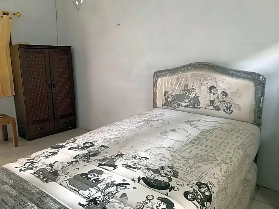 Bu Condro Homestay by Luxury Degree