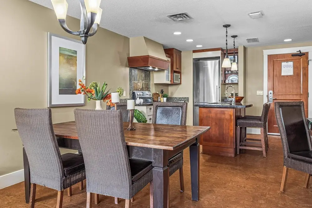 2 Bedroom Condo .Pool .Hot Tub .Gym .Spa