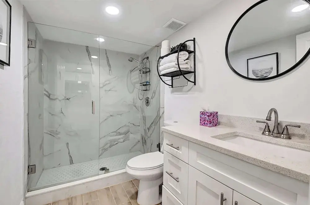Modern and Updated Delray Beach Escape Sleeps 10!