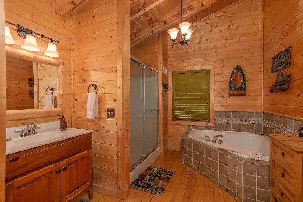 Luxurious Nine Bears Home Minutes Away to Gatlinburg by Redawning