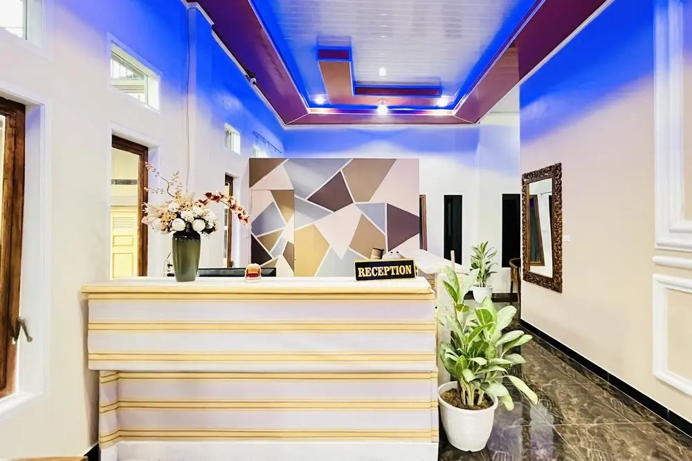 RedDoorz @ Gunari Guest House Merek Karo