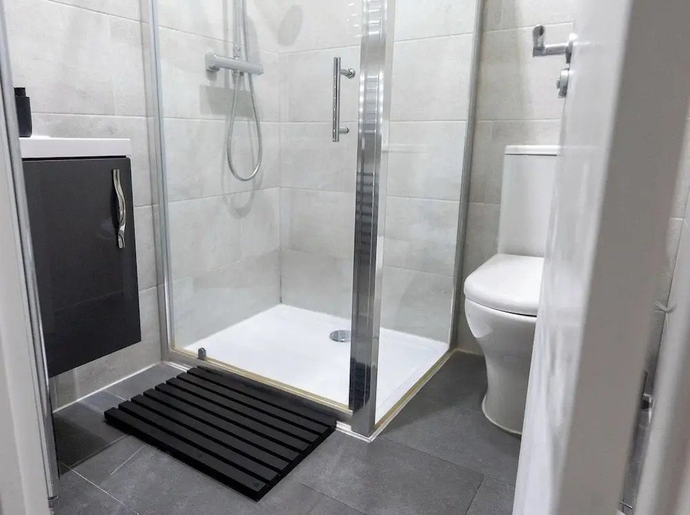 Chic City Apartment in Wallington