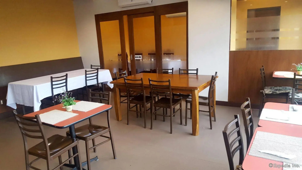 ZEN Rooms West Makati Hotel