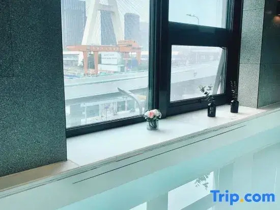 Sfeel Designer Hotel (Chengdu South Railway Station Branch)