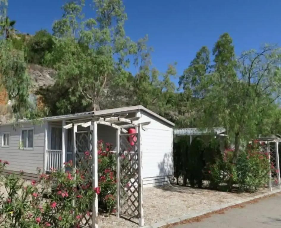 Camping & Bungalow Cueva Negra