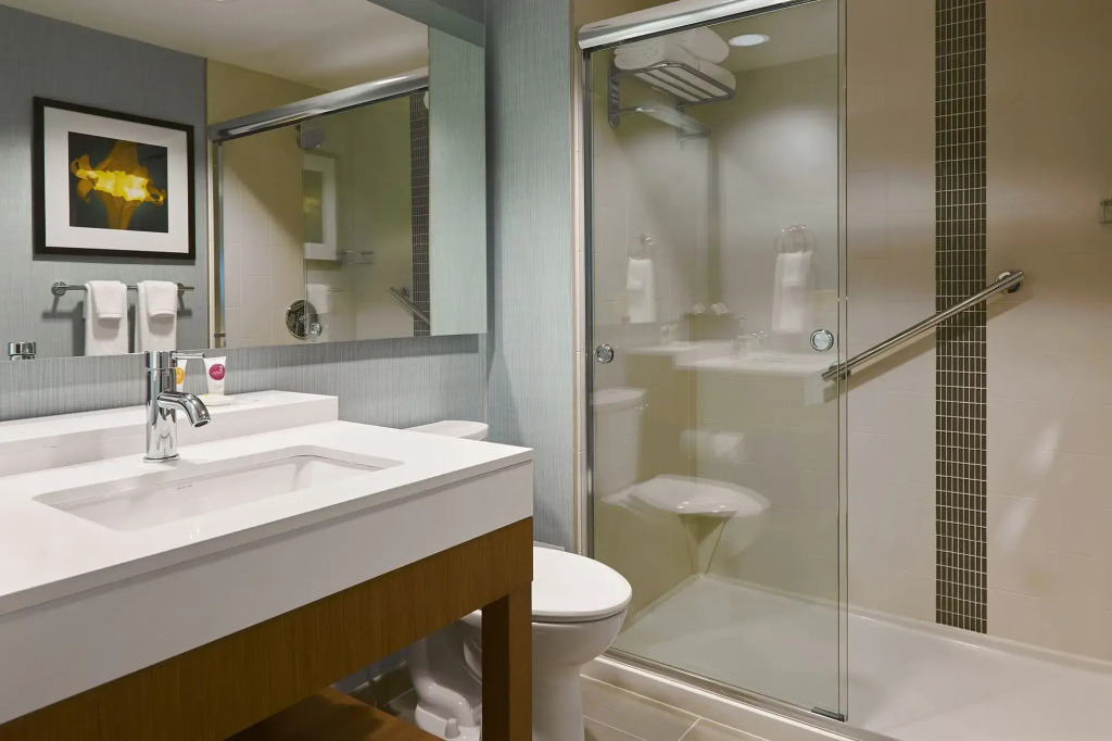 Hyatt Place Toronto Mississauga and Luxe Convention Centre