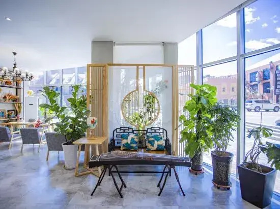 Twenty Rooms Art Hotel